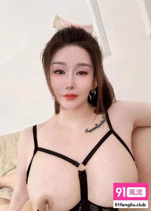 SM大胸翘臀美少妇